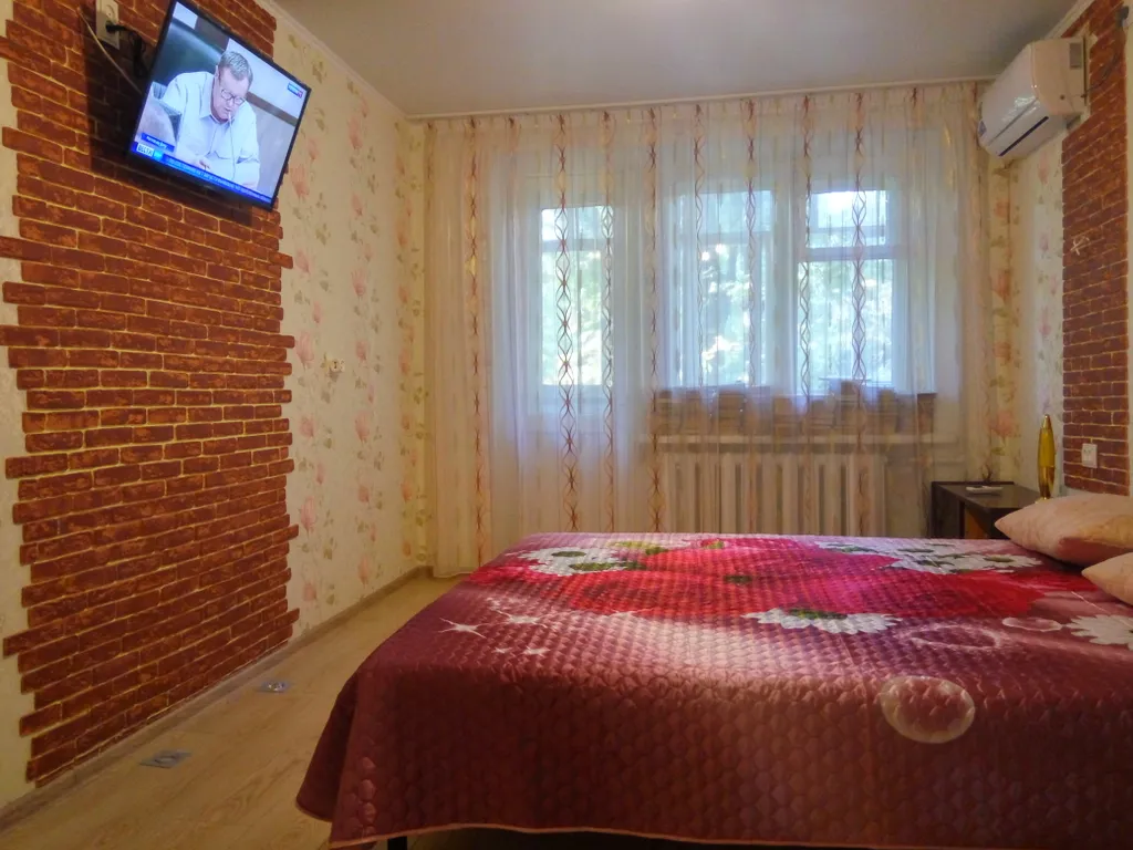 Квартира 2-к кв. 4-кровати. Хороший район. — аренда посуточно в Таганрог