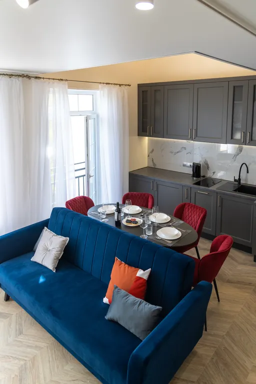 Дизайнерские 2-уровневые апартаменты в 5 минутах от моря