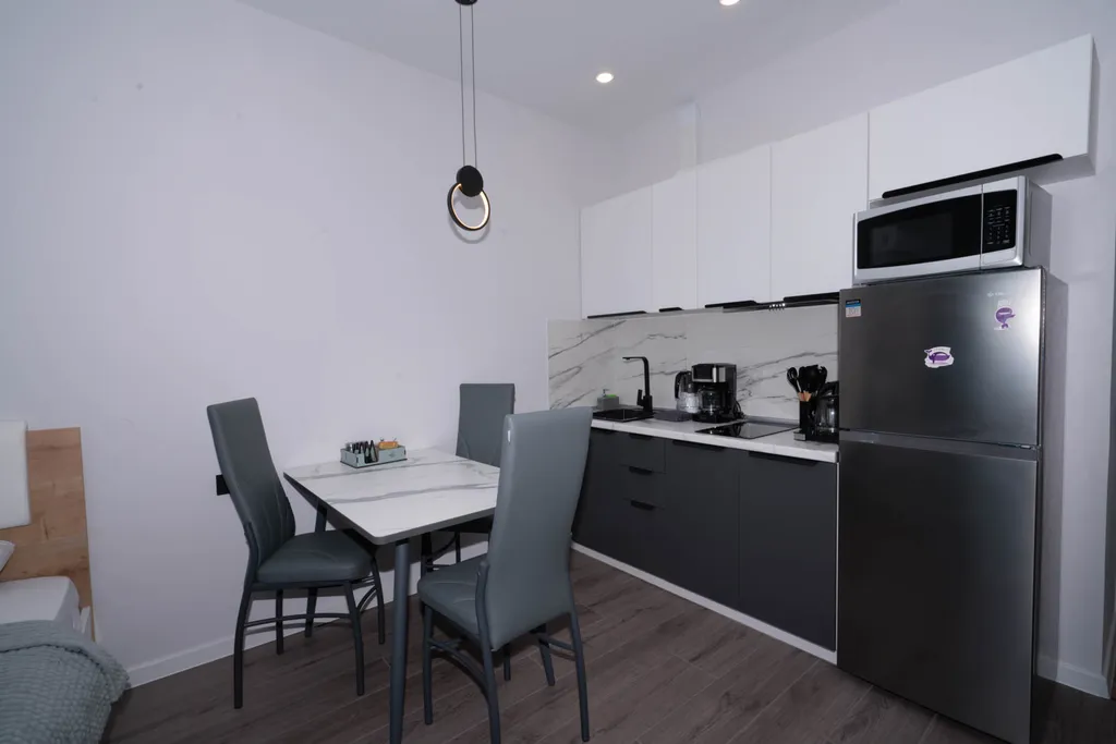 Дизайнерская студия Ls-deep music с видом на море с 13 этажа