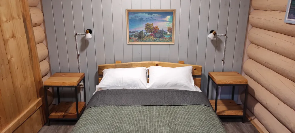 Уютный дом на лесном участке у озера, рядом с городом