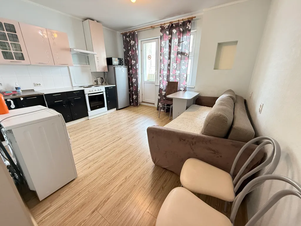 1-комн.квартира 50кв.м, 2 дивана, 1 кровать, до 6ти гостей.