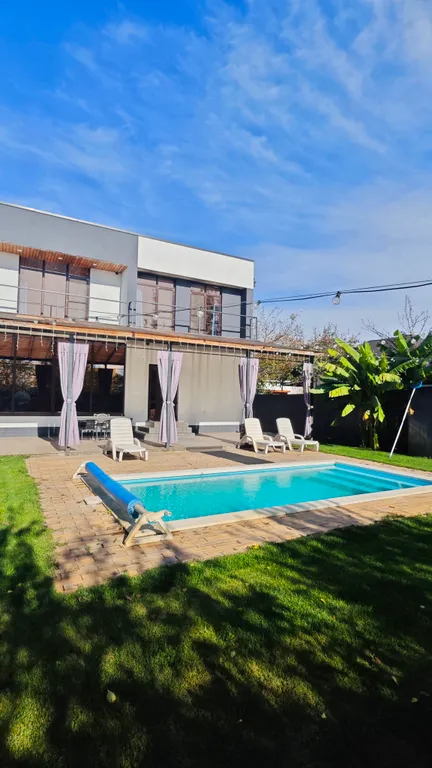 Коттедж Вилла Банана, дом с подогреваемым бассейном и баней в черте города — Елизаветинская