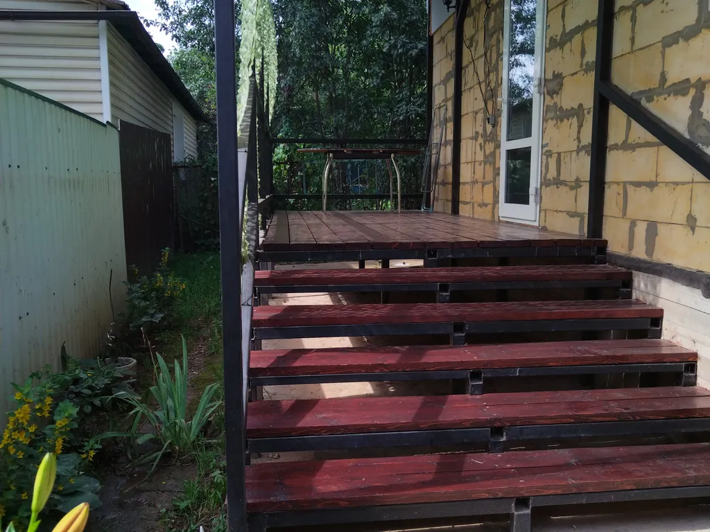 Уютная комната-студия в частном доме