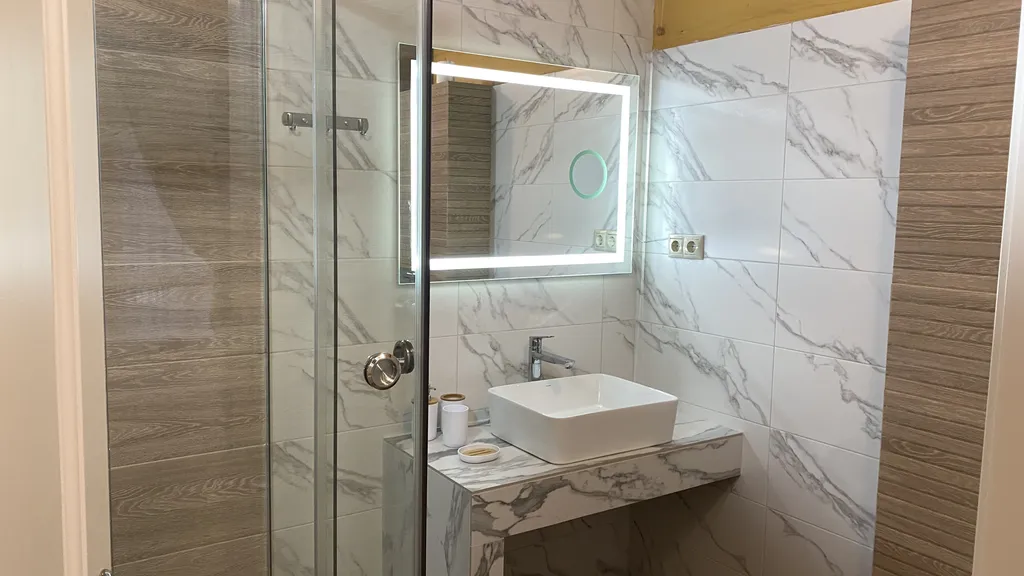 Шале с бассейном