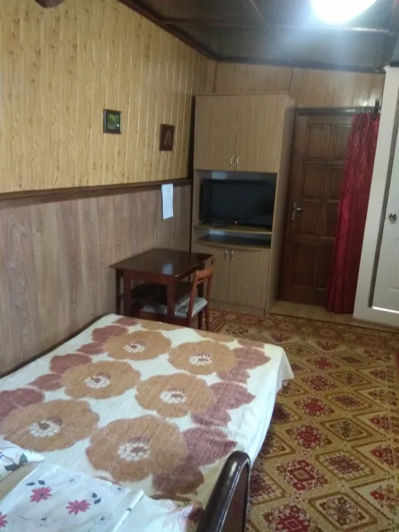 Уютный домик с террасой и видом на море, душ и туалет в помещении