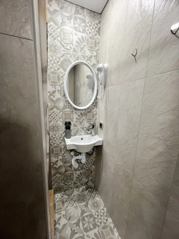 Четырёхместный номер с террасой, первая линия от моря, номер семейный