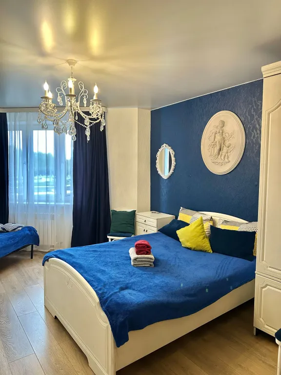 Стильные квартира с мансардой в центре