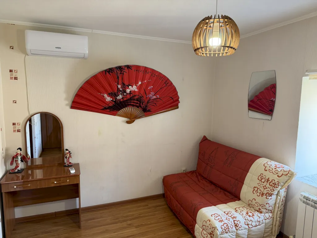 Дом с террасами и видом на море, рядом с центром