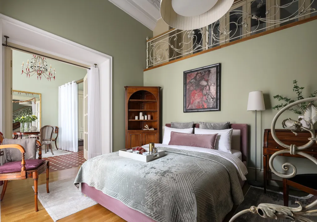 Вид на Мойку, у Невского, 2 этажа