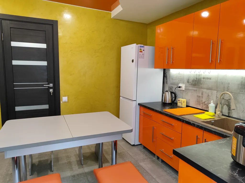 Коттедж Коттедж Уютная и комфортная двухкомнатная квартира — Евпатория