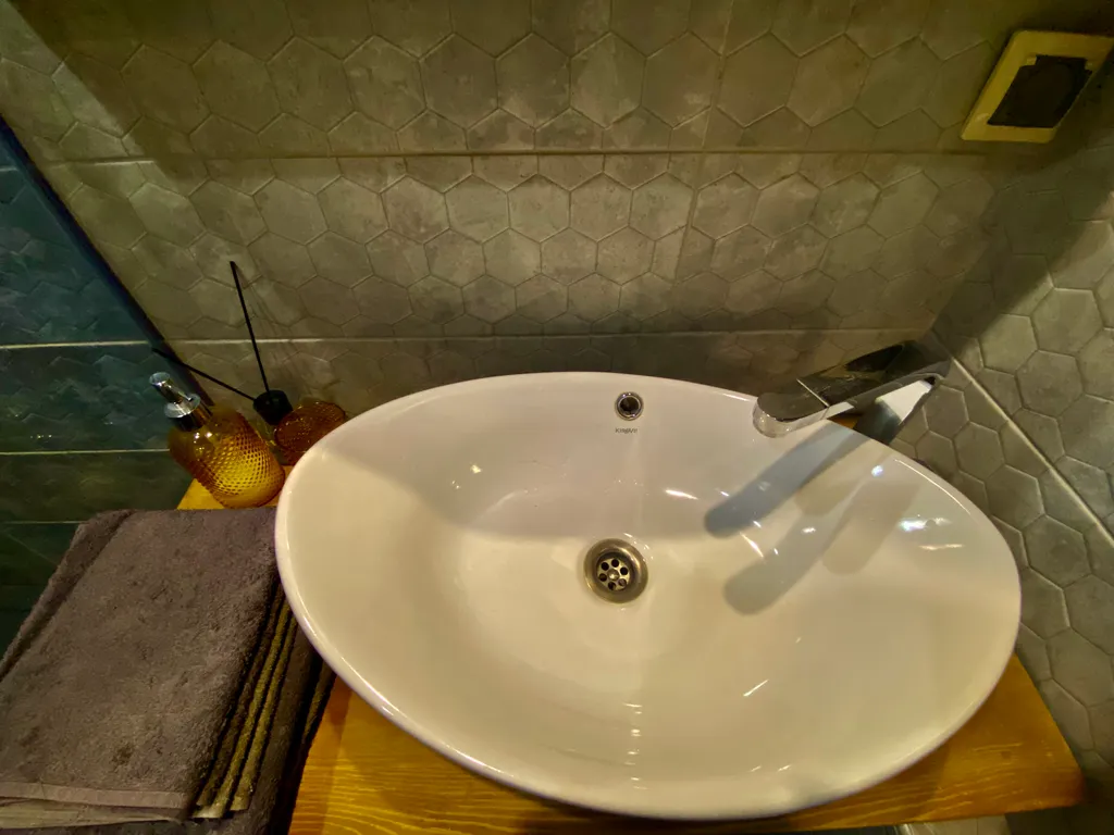 Уютная квартира около зоопарка с видом на пруд