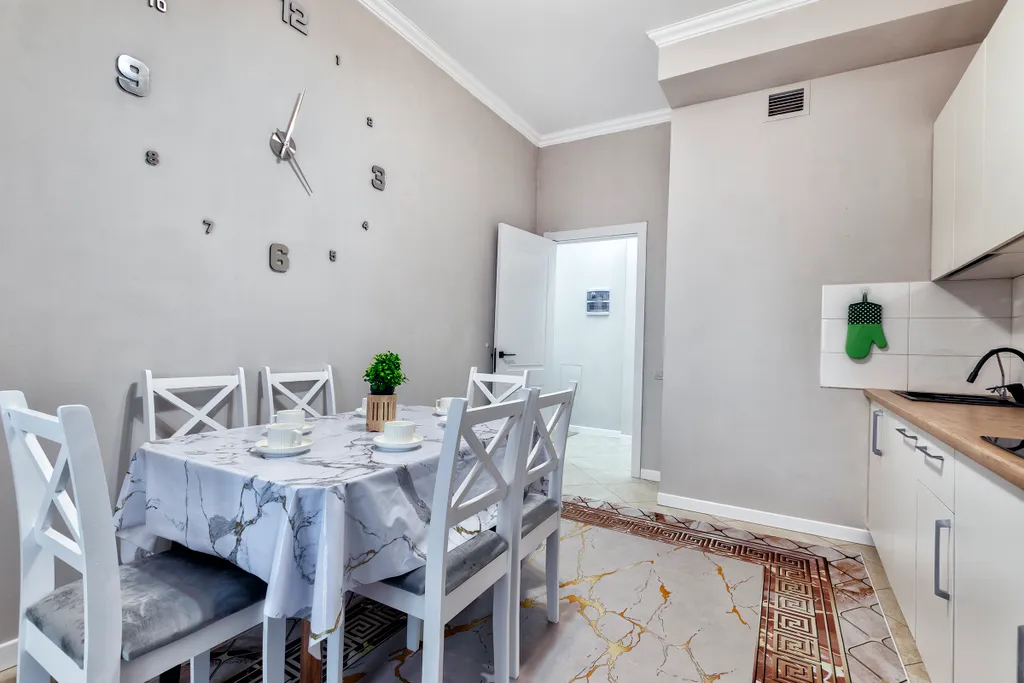 Шикарная просторная двухкомнатная квартира в сердце левого берега