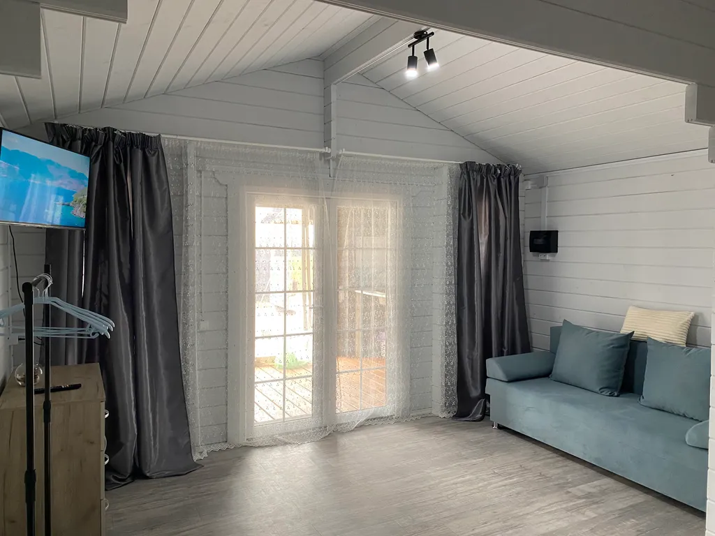 Коттедж Гостевой домик Золотые дюны — Кучугуры