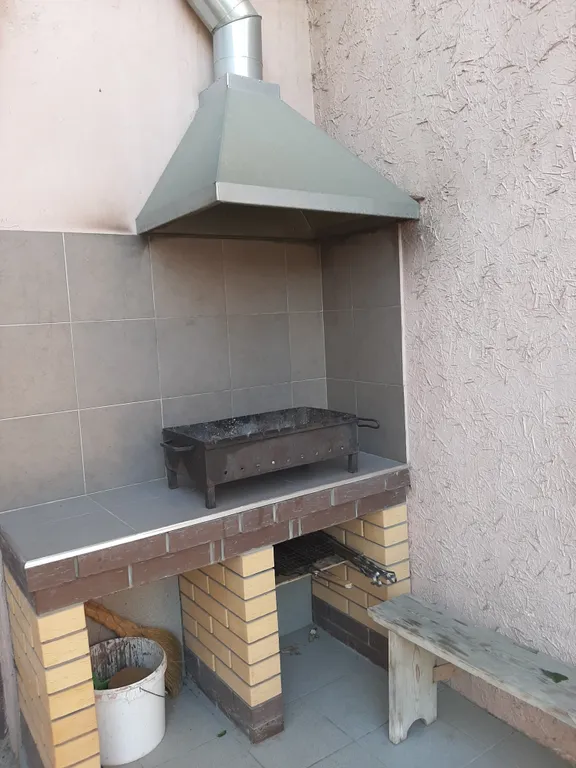 Коттедж Трёх комнатный дом до моря 5 минут пешком — Евпатория