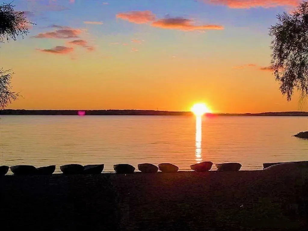 Коттедж Дом в турбазе Чайка, у озера в сосновом бору - Селигерский край — Турбаза Чайка