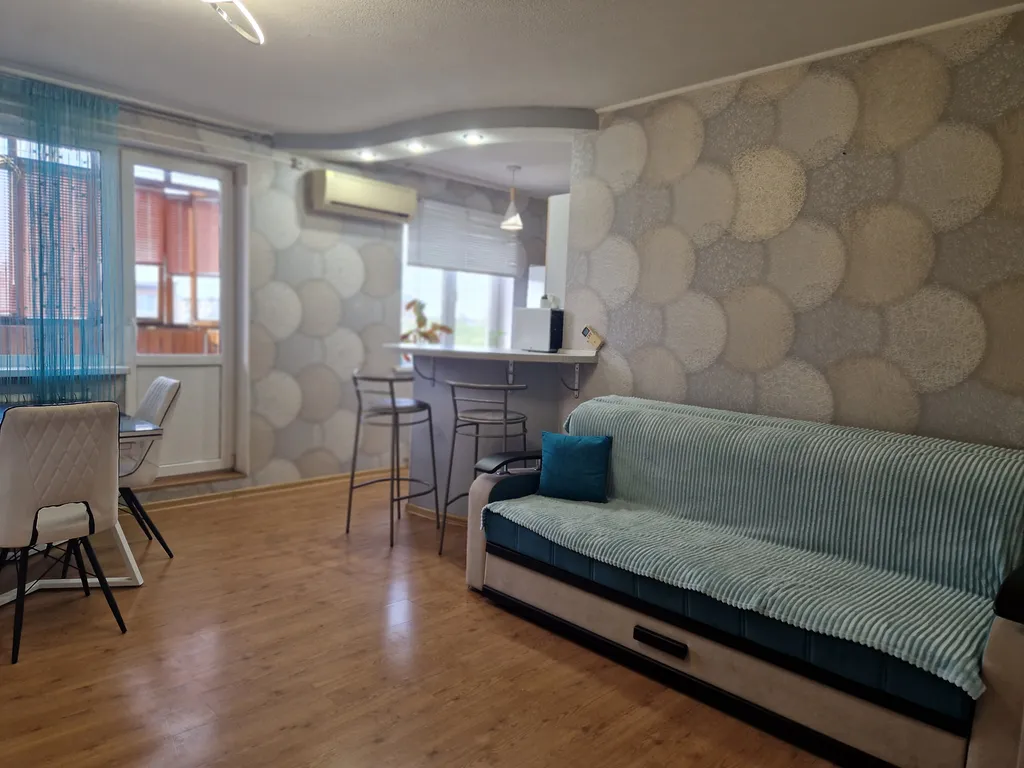 Центр города, ЦУМ, гостиница Ахтуба, Воинская часть 15 минут на машине