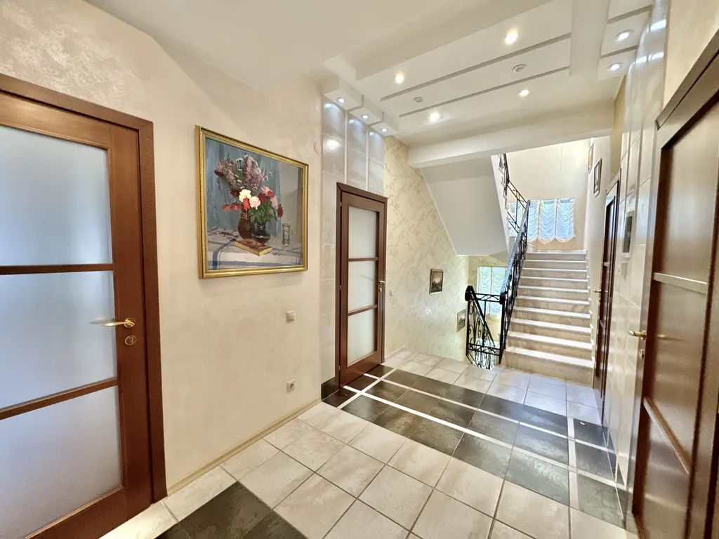 Шикарный дом в заповедной зоне в Ялте