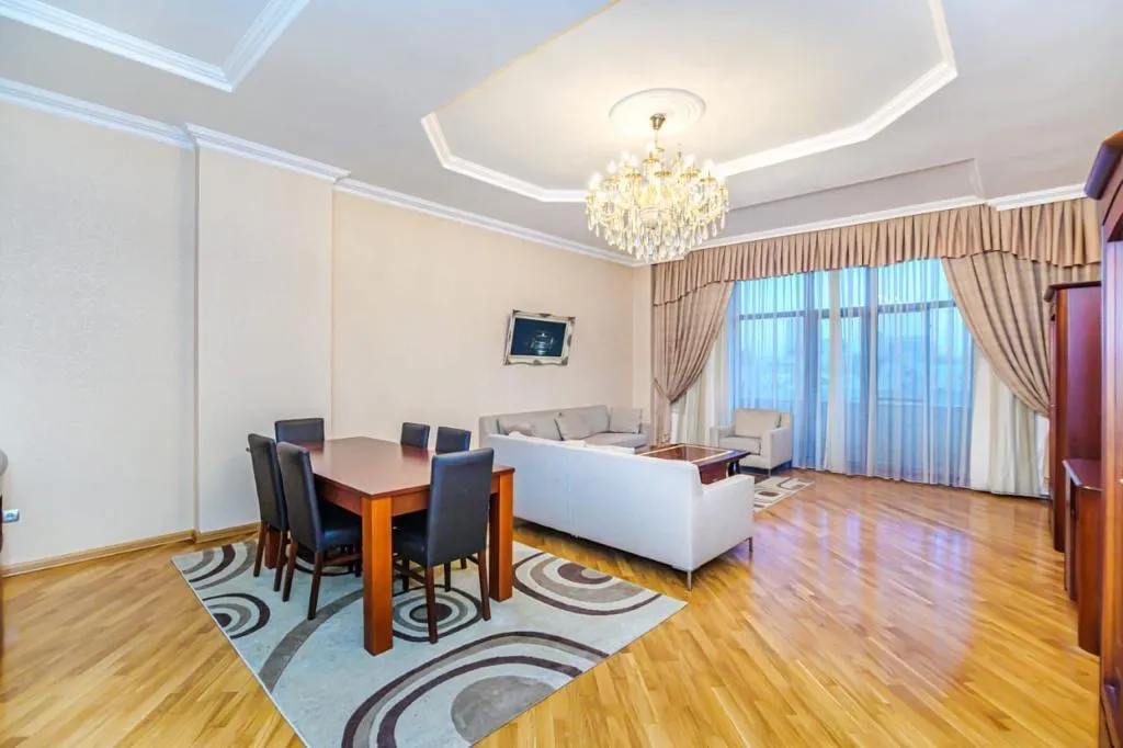 Vip Apartment Manovi