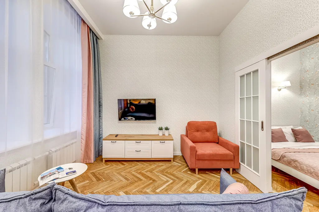Евротрёшка в центре у Крейсера Аврора