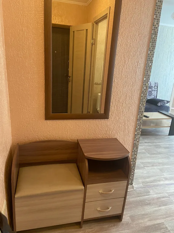 Квартира 2-комнатная возле жд вокзала