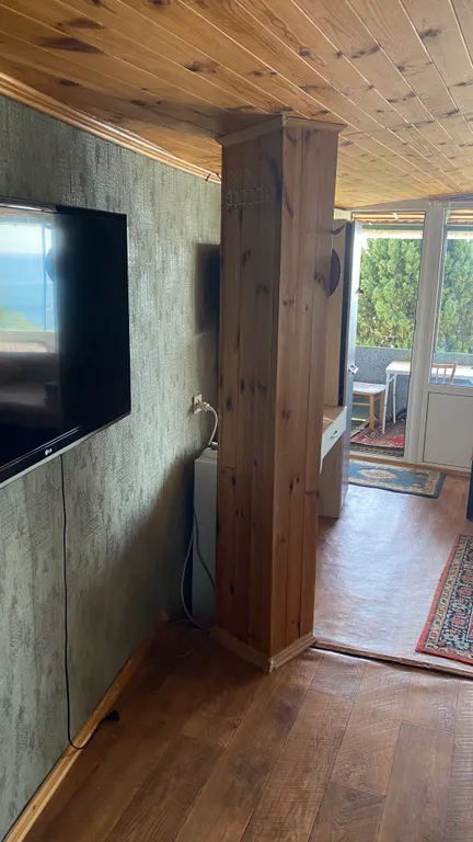 Студия с балконом с видом на море и горы