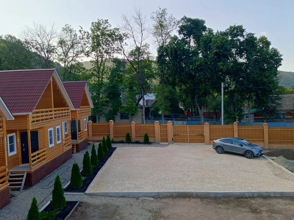 Половина 2х этажного коттеджа с отдельным входом