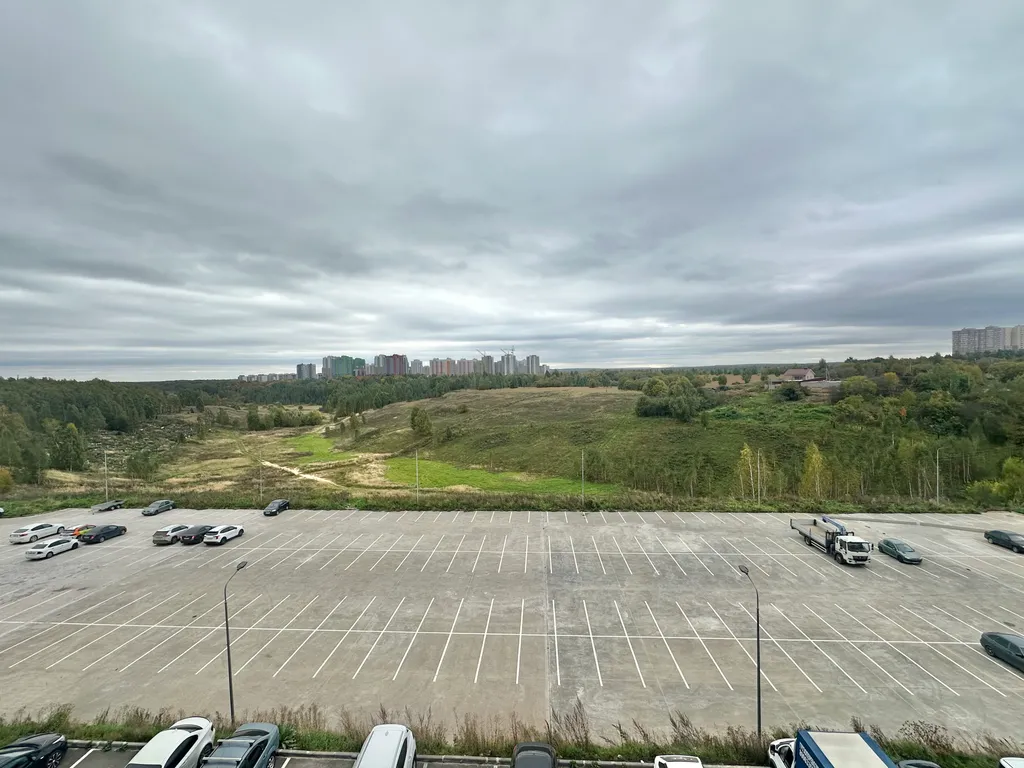 Однушка с большой парковкой