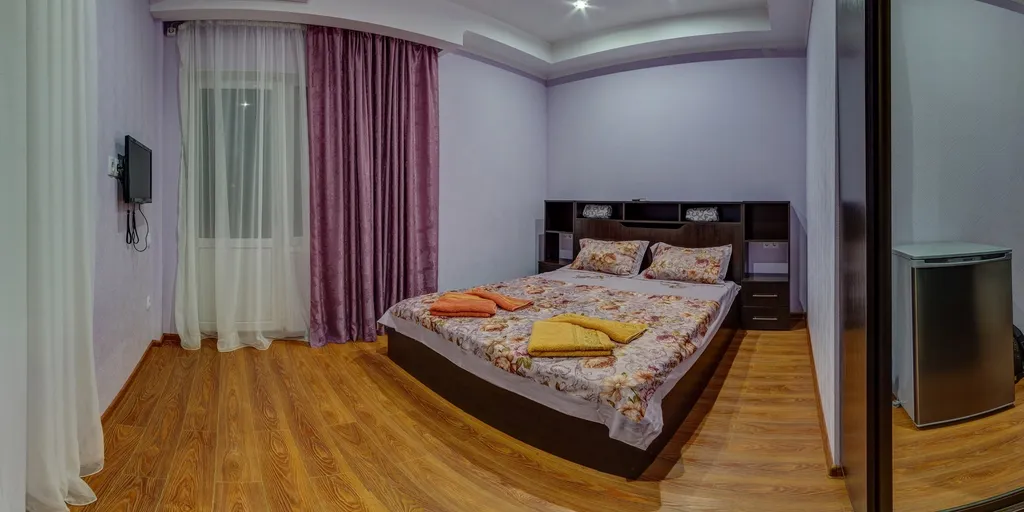 Двухместный стандарт с двуспальной кроватью без балкона на 1 этаже