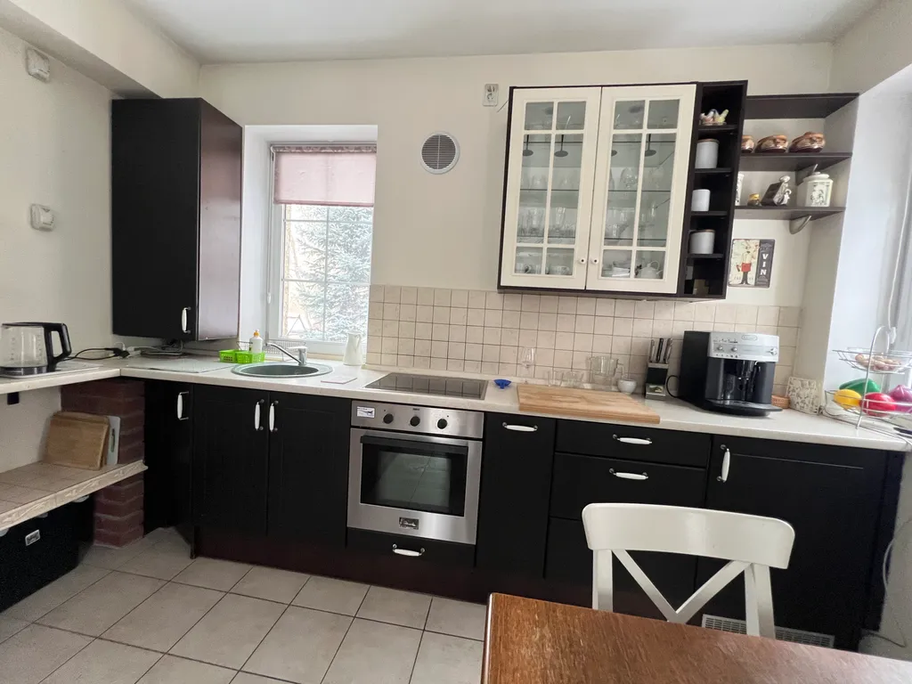 Коттедж с отдельным входом и видом на сад