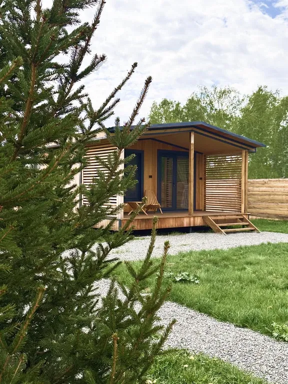 Уютный дом в лесу