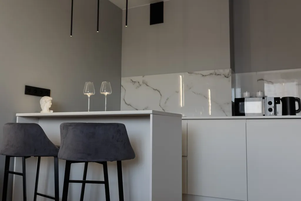 Стильная студия с дизайнерским ремонтом