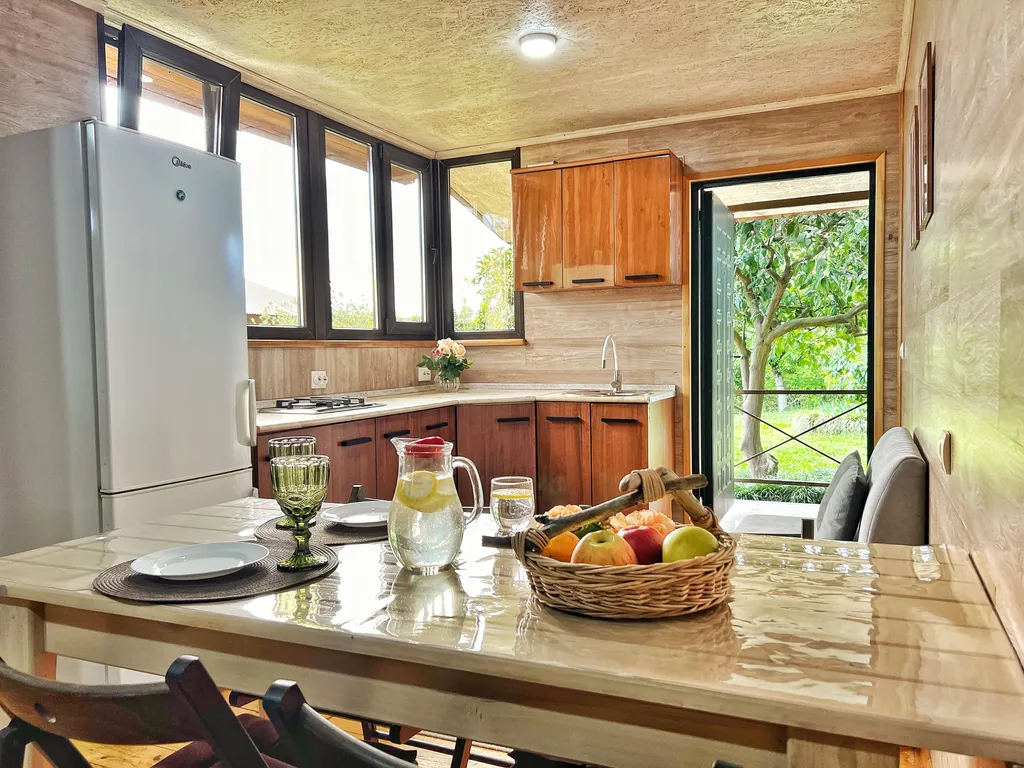 Уютный домик с видом на море