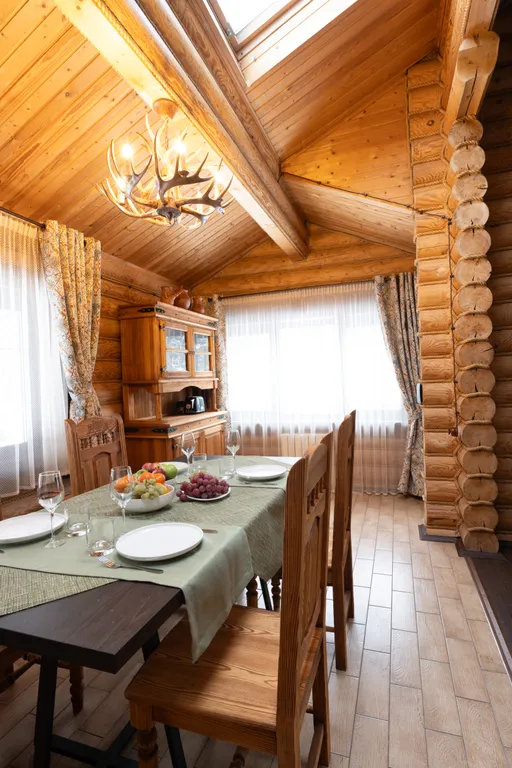 Бревенчатый коттедж Вип 1, 3 спальни на берегу озера Селигер