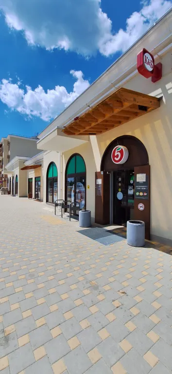 Студия с видом на горы