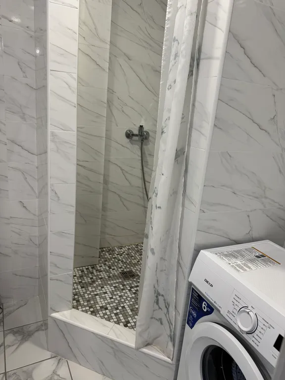 Просторная светлая квартира рядом с морем