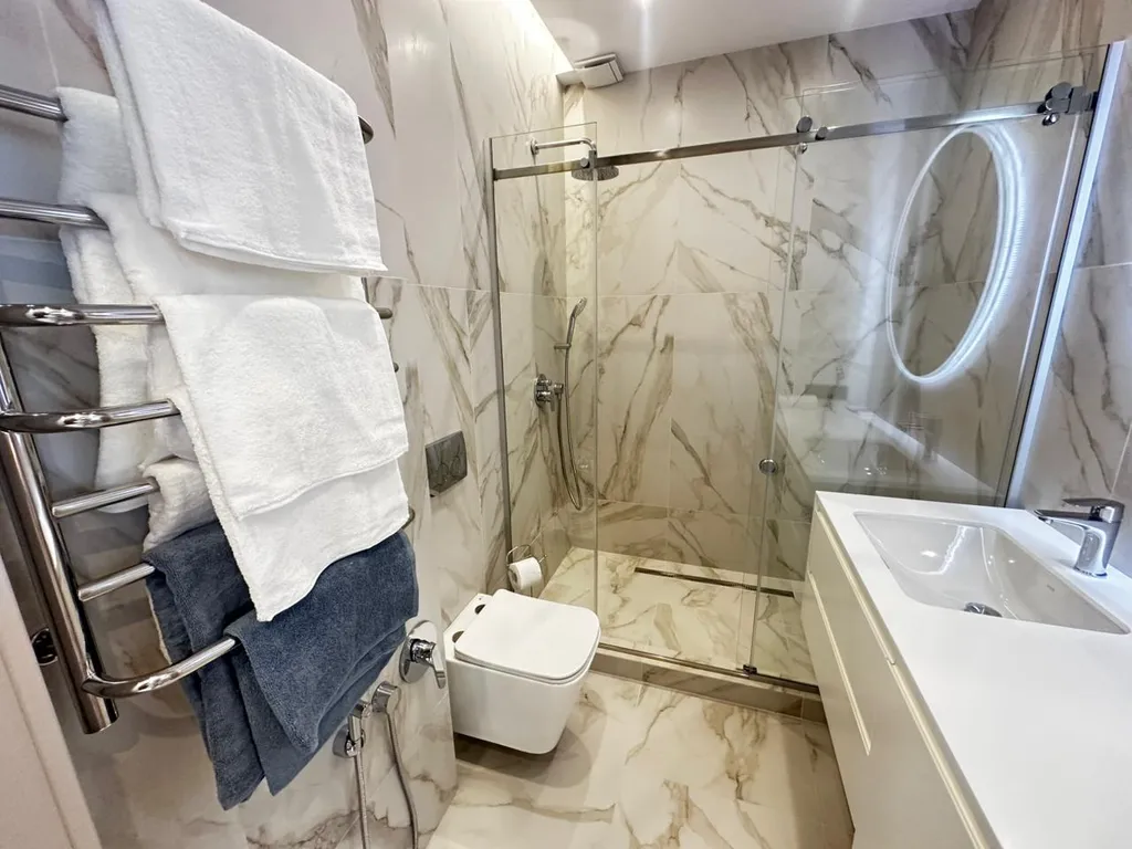 Просторная квартира с видом на море