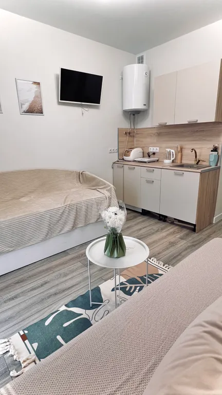 Уютная студия с видом на бассейн