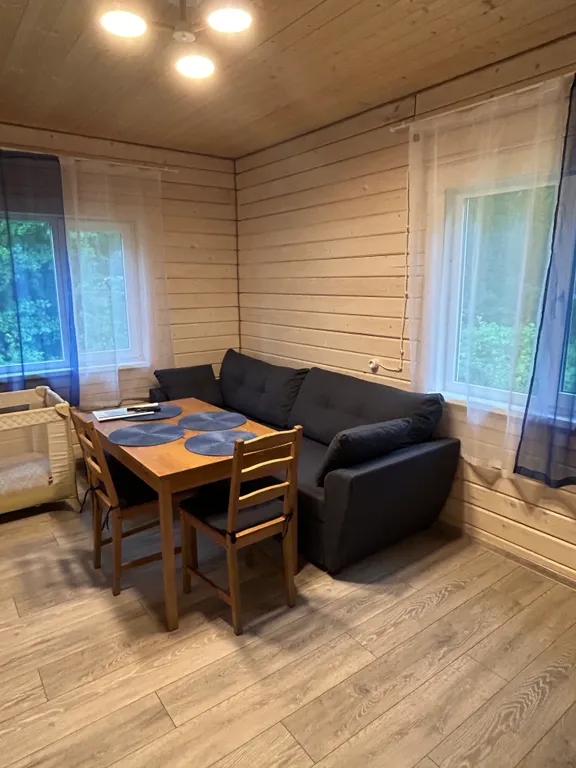 Уютный дом у озера