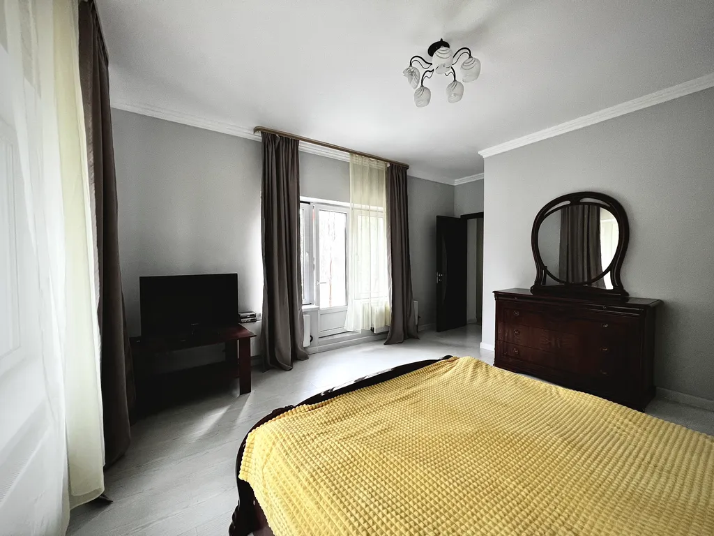 Уютный элитный коттедж на берегу озера рядом с трассой М1