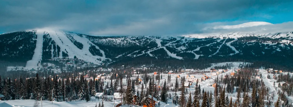 Коттедж Теплый дом с двумя спальнями — Шерегеш