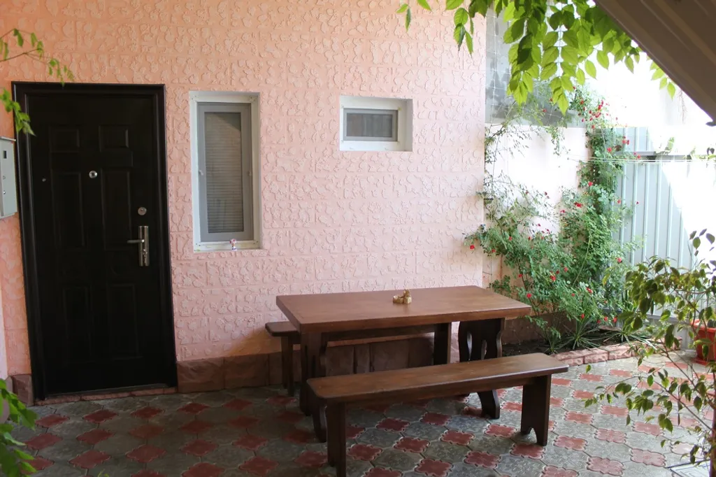 Коттедж Трёх комнатный дом до моря 5 минут пешком — Евпатория