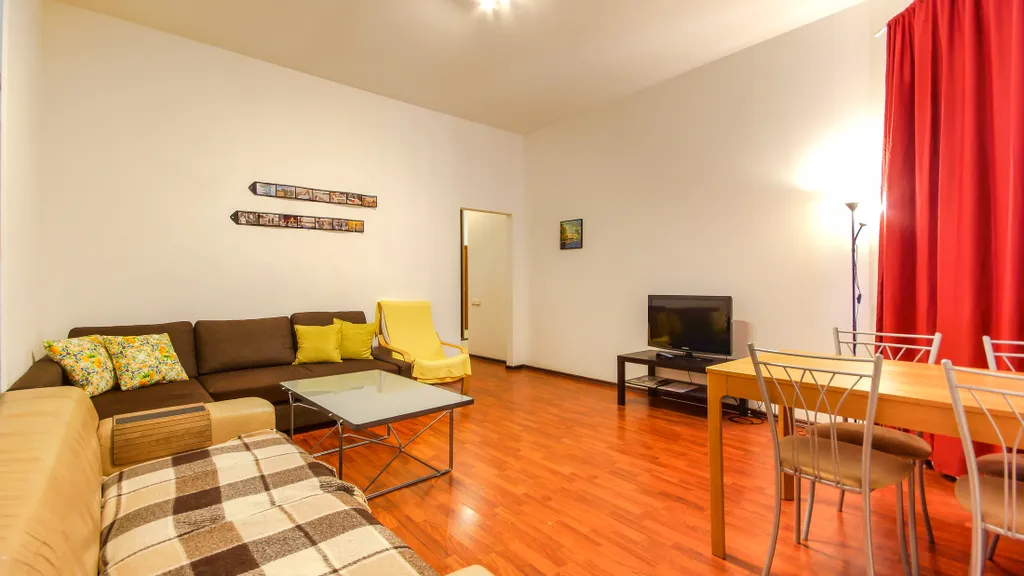 Квартира Квартира 3 спальни, лифт, вид на площадь — Санкт-Петербург