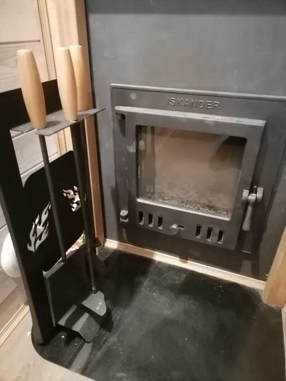 Уютный дом с печью-камином