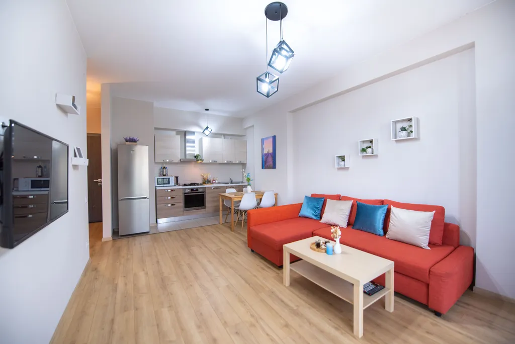 Светлая квартира с видом на город и Мтацминду