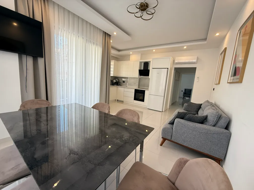 Новая уютная квартира в центре города, на пляже Клеопатра, с бассейном