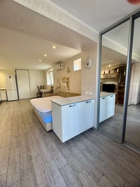 Дом с бассейном на море