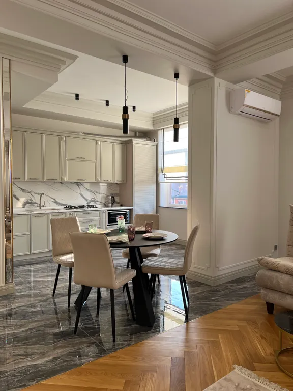 Апартамент с дизайн ремонтом и видом на море