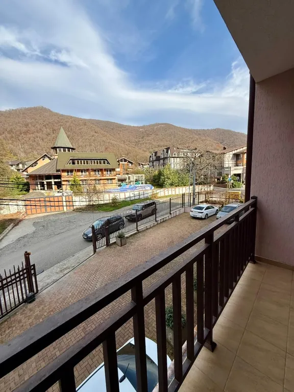 Укомплектованная студия с балконом