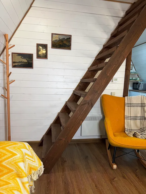 Белый а-фрейм