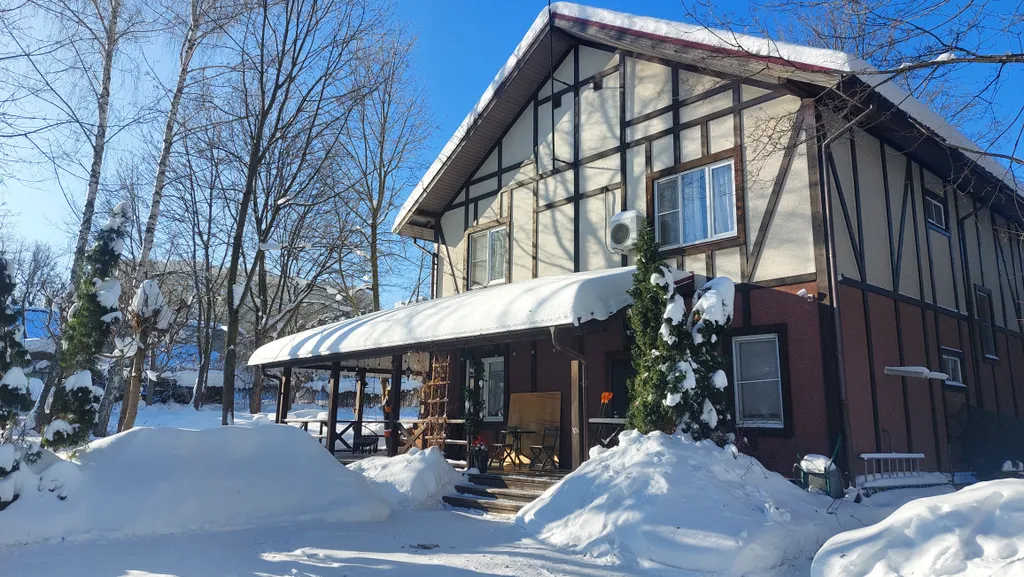 Коттедж Коттедж под сенью лесных деревьев — Москва